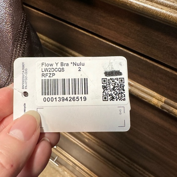 NWT Lululemon Flow Y Nulu Bra Shine *Light Support, A–C Cups Size 2 - Picture 3 of 5